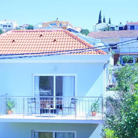 Kula Guest house